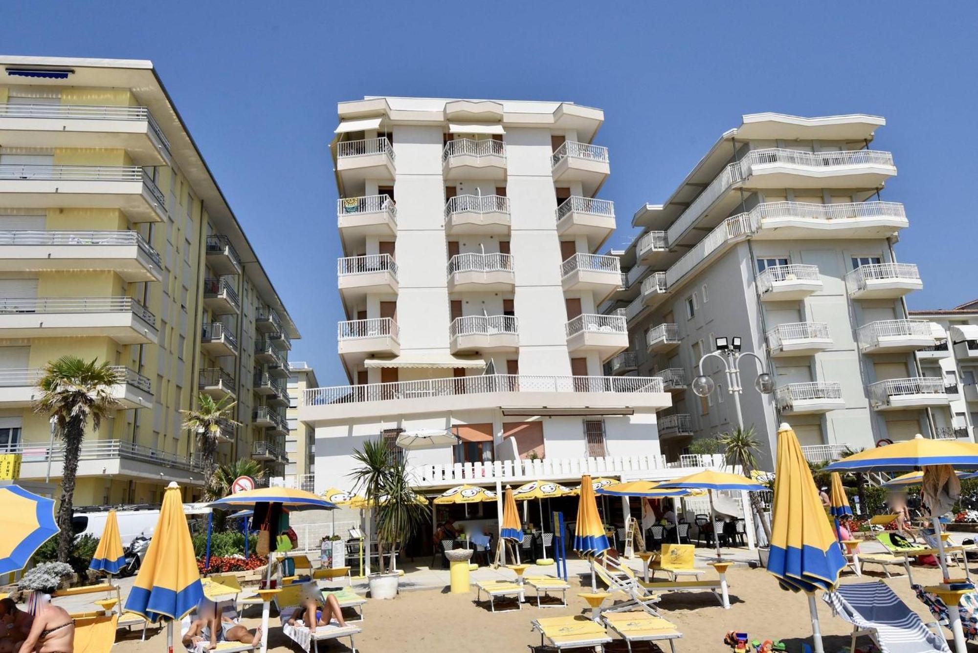 Condominio Union -Walterigato Apartments- Solo Per Famiglie- ليدو دي يسولو المظهر الخارجي الصورة